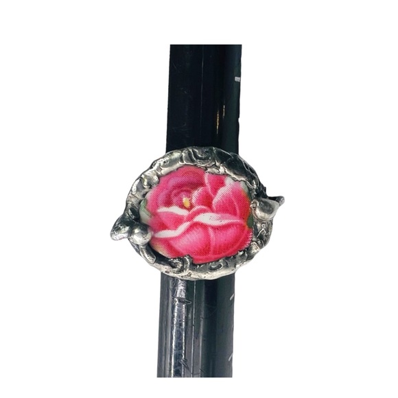 Broken China Artisan Ring made from English Bone China & Silver Blend Metalwork - Picture 9 of 17